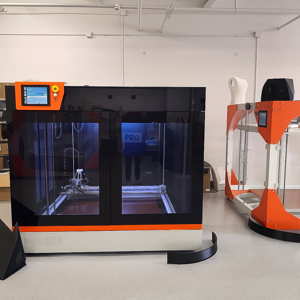 Industrial 3D printing equipment in a clean production environment